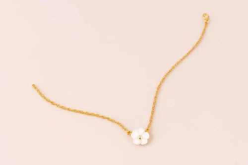 Collier femme doré pendentif fleur délicate