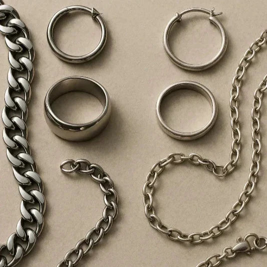 Avantages d’un collier en acier inoxydable par rapport à l’argent