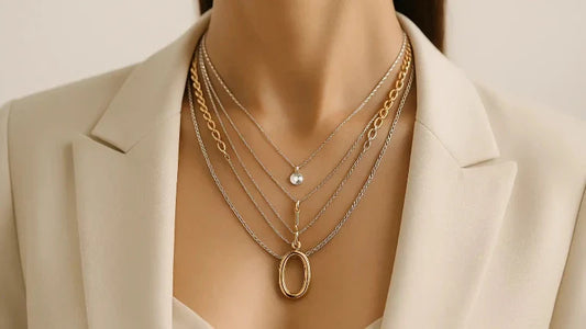 Idées de looks avec un collier acier inoxydable