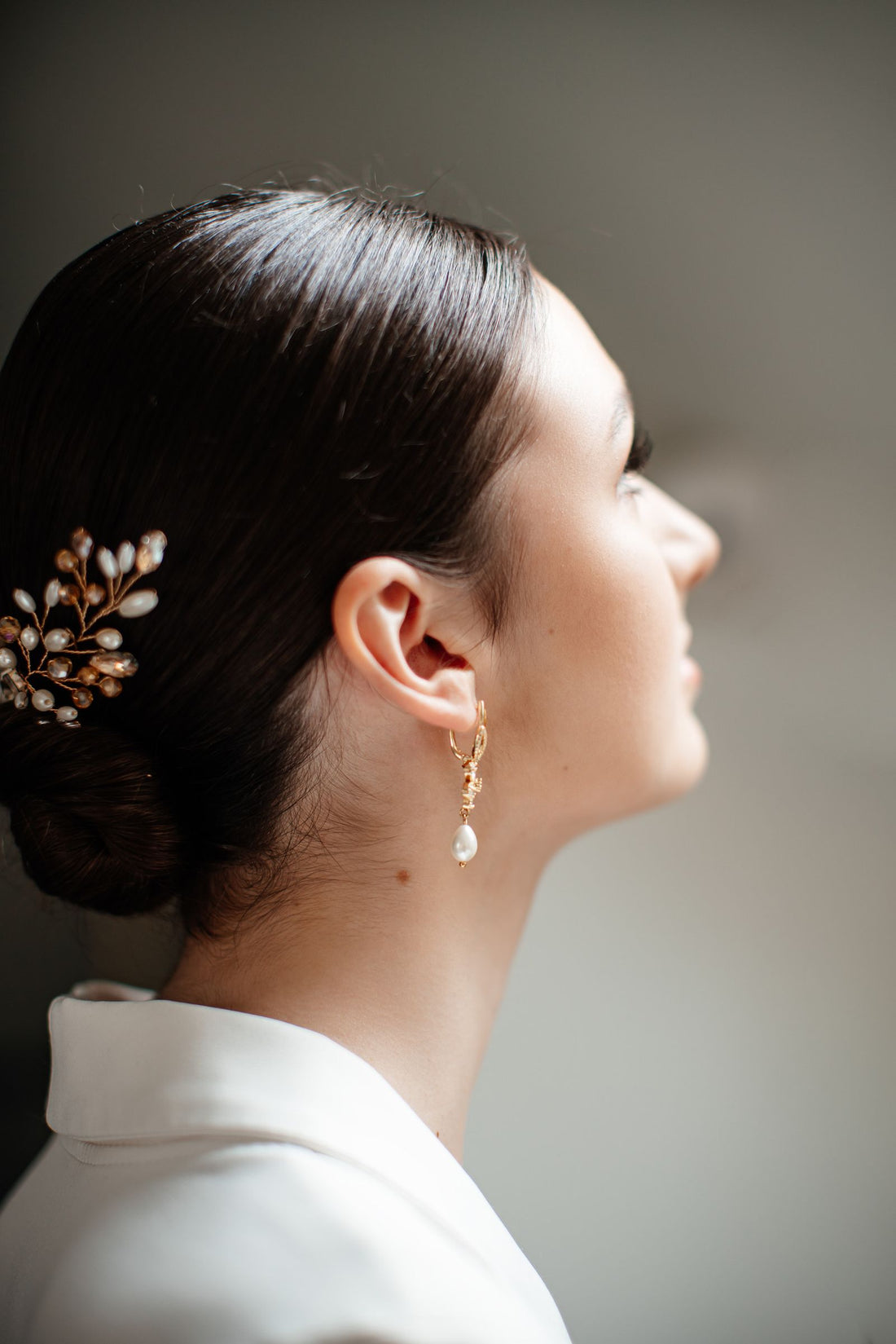 Comment porter ses boucles d'oreilles selon sa coiffure et son maquillage ?