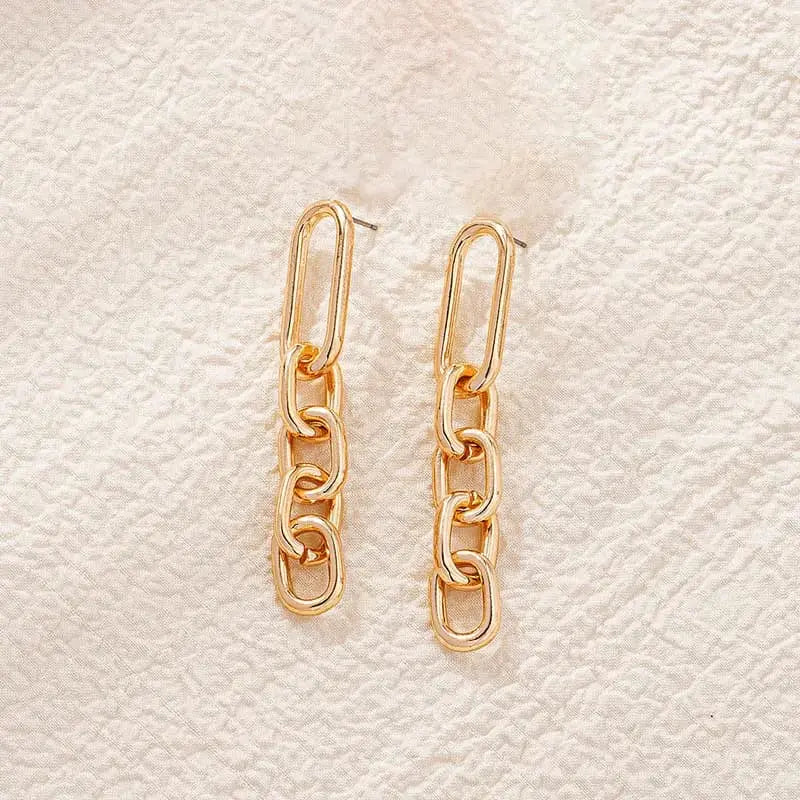 Roxy-boucles-oreille-grosse-maille-sur-fond-creme
