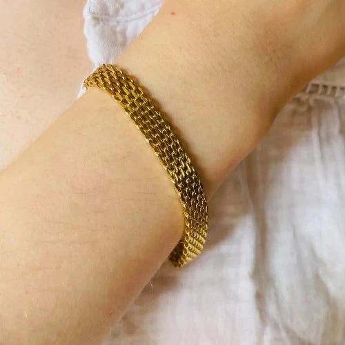 Taylor bracelet porté femme 
