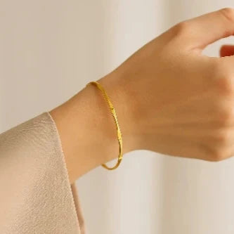 Bracelet_jonc_Chloe_acier_inoxydable_dore_fin