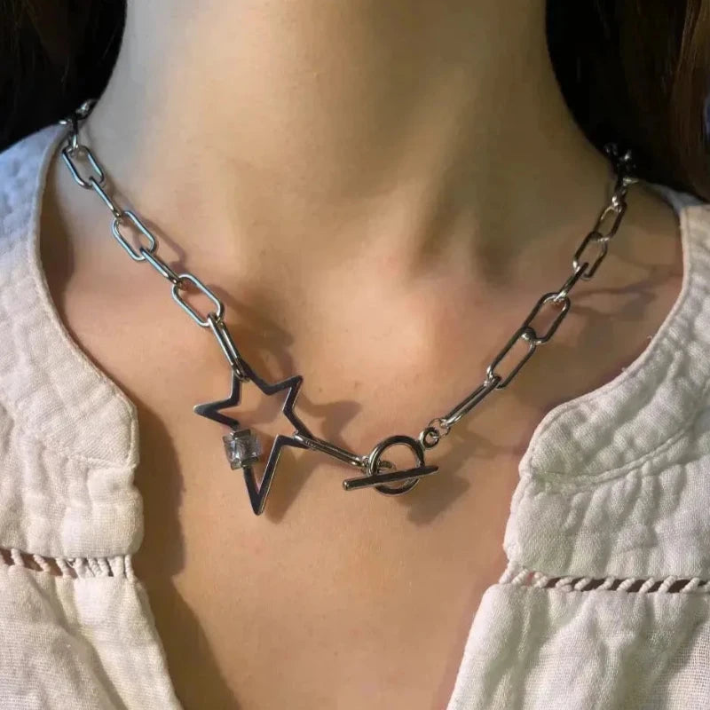 Collier-Sunshine-argenté-porté-femme